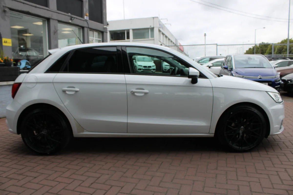 AUDI A1 1.0 TFSI SPORT PLUS 5DR HATCHBACK AUTOMATI - Image 3