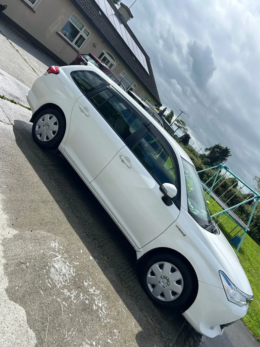 Toyota Corolla 2015 - Image 4