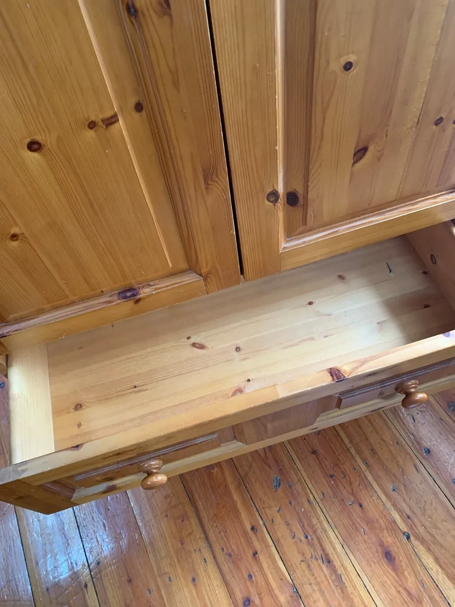Wardrobe - Image 2