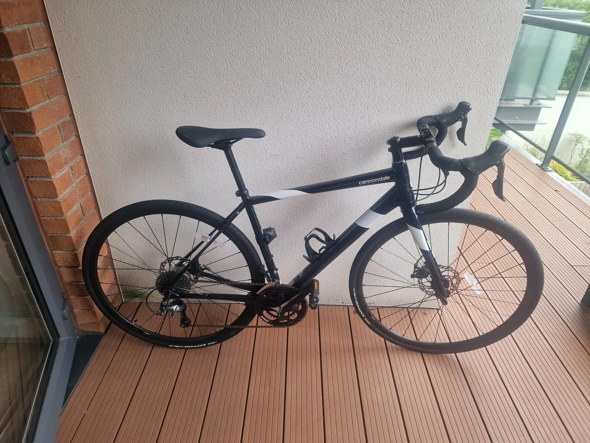 Cannondale Synapse Road Bike - Image 1