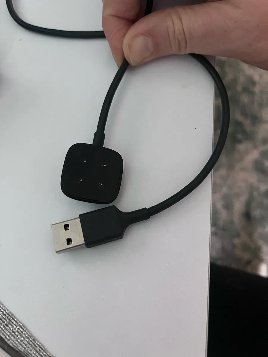 Fitbit sense & verse 3 charging cable