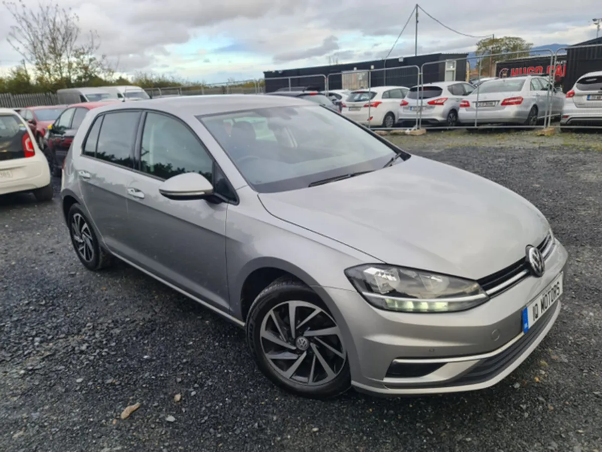 Volkswagen Golf 1.6 L Diesel TDI - 2019 - Image 2
