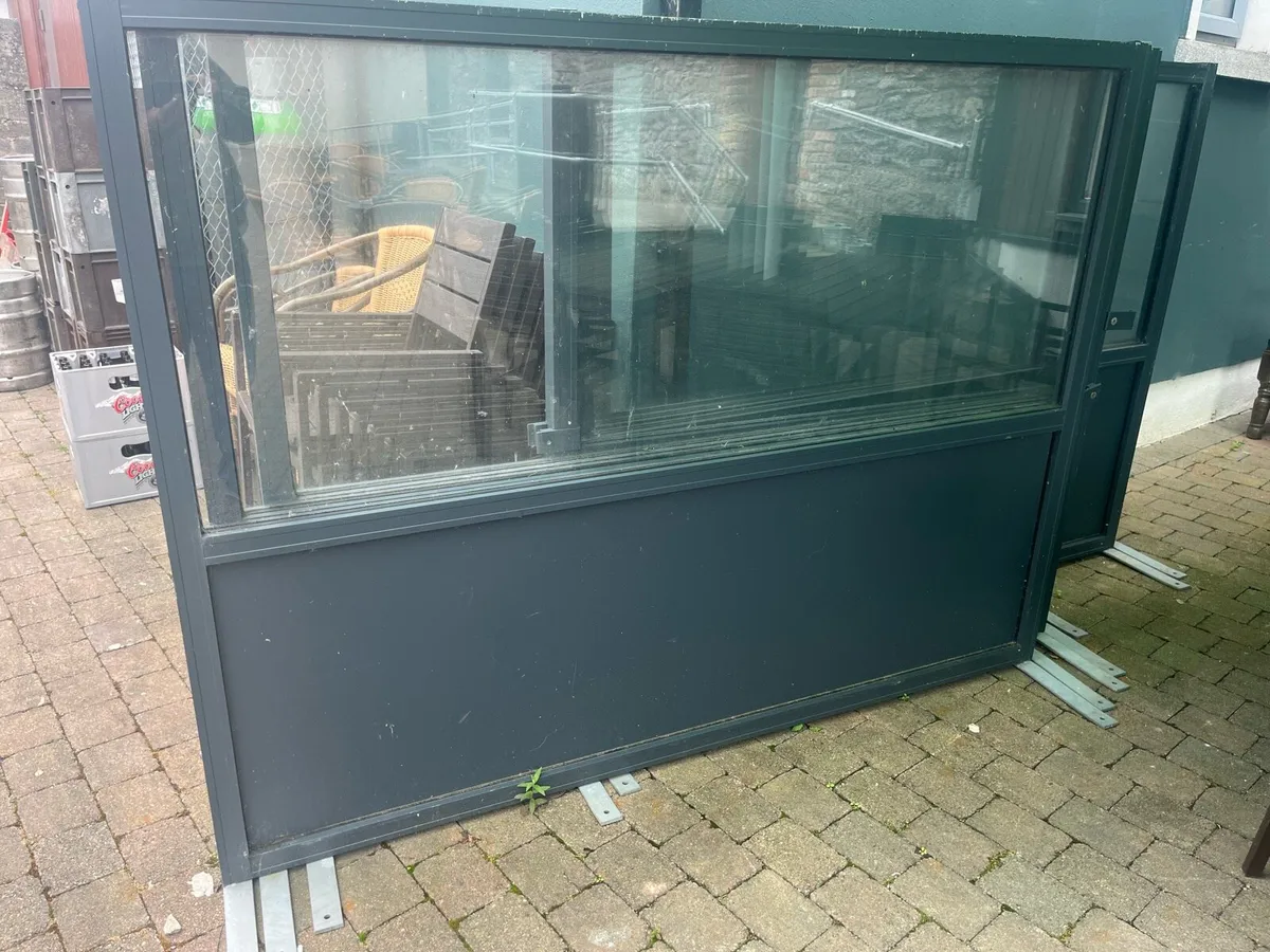 External wind barriers
