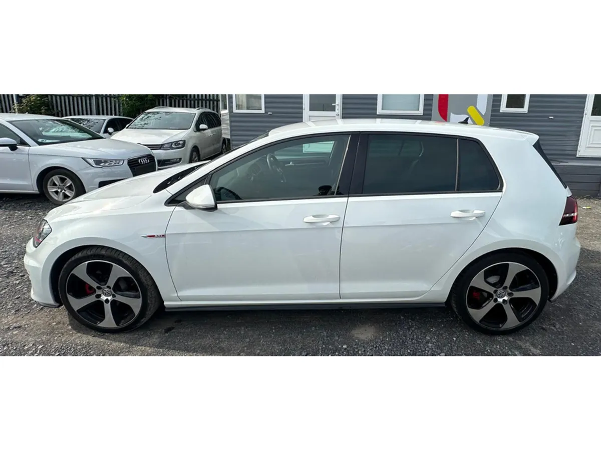 Volkswagen Golf GTI2.0 AUTOMATIC LOW MILEAGE(4512) - Image 4