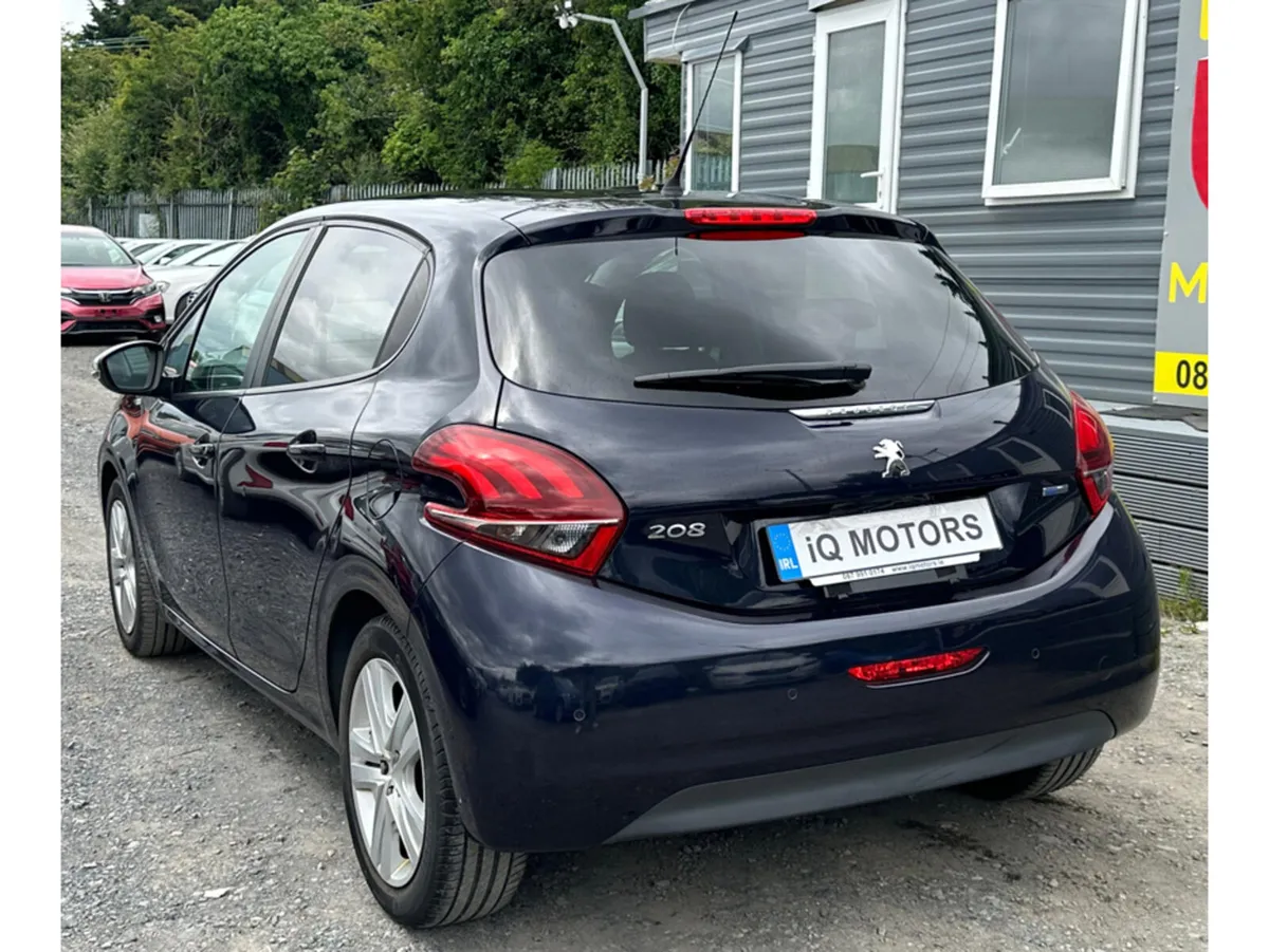 Peugeot 208 5D STYLE PLUS AUTOMATIC  PETROL 1.2 (5 - Image 4