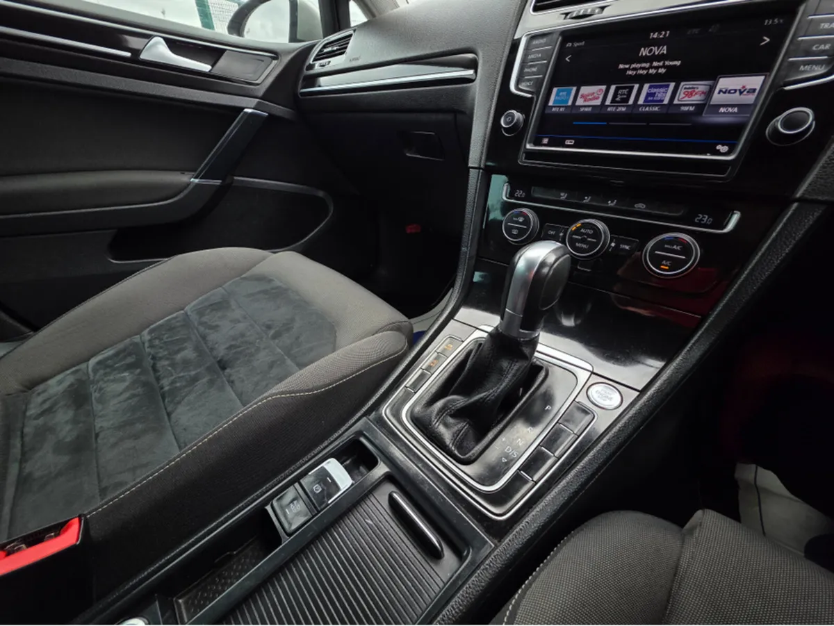 Volkswagen Golf 1.4 TSI HIGHLINE  -REVERSE CAMERA - Image 4