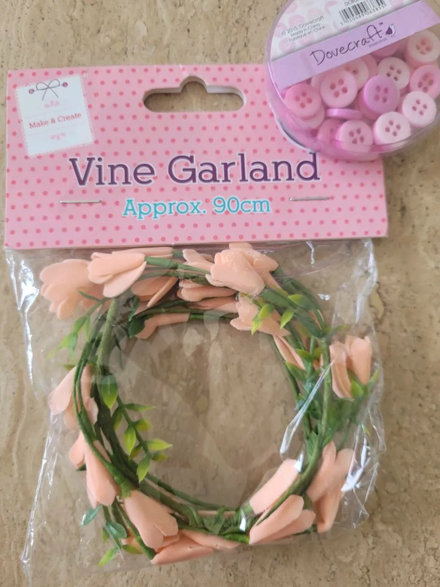 Peach flower garland new - Image 2