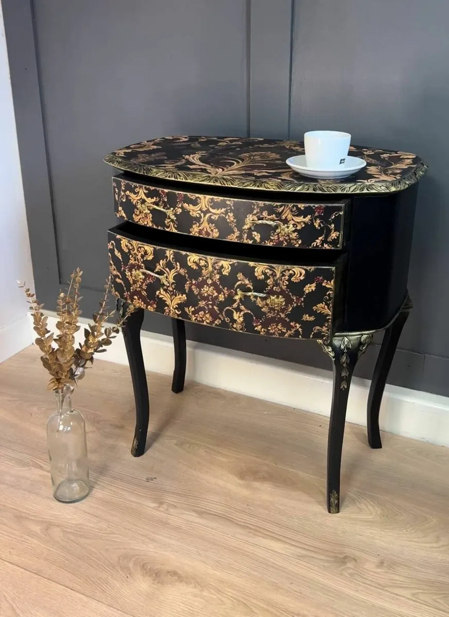 Baroque Elegance Side Table – Chest of drawers - Image 2