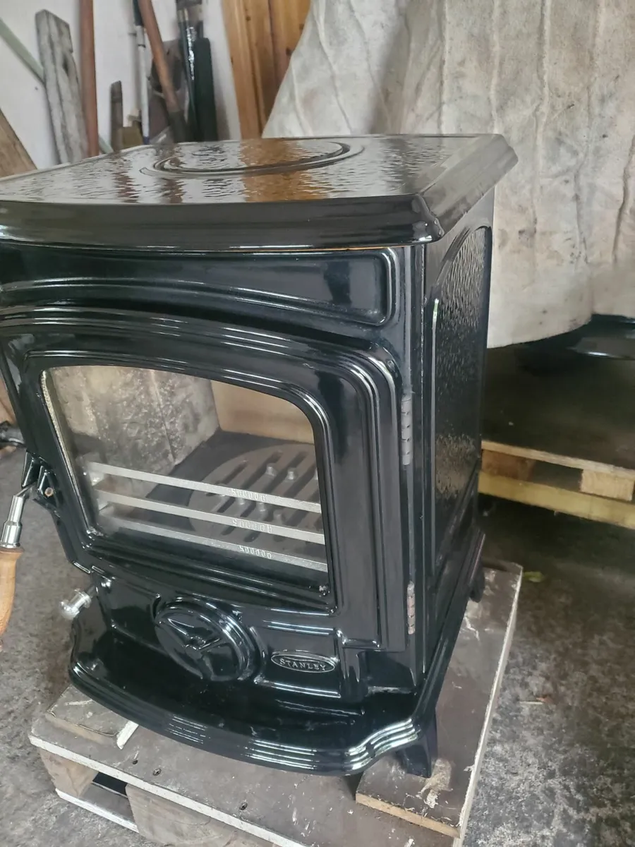 Black Enamel Stanley Oisin solid fuel stove - Image 3