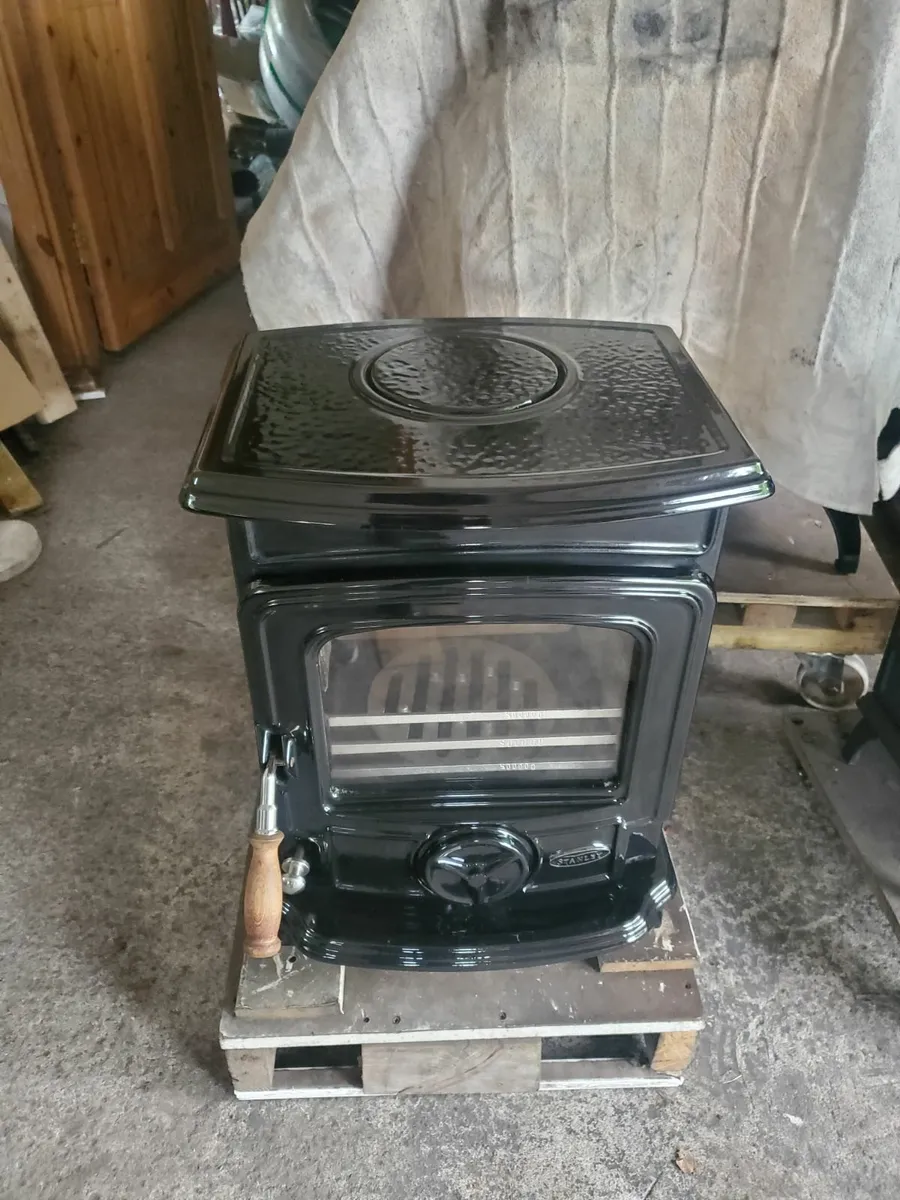 Black Enamel Stanley Oisin solid fuel stove - Image 1