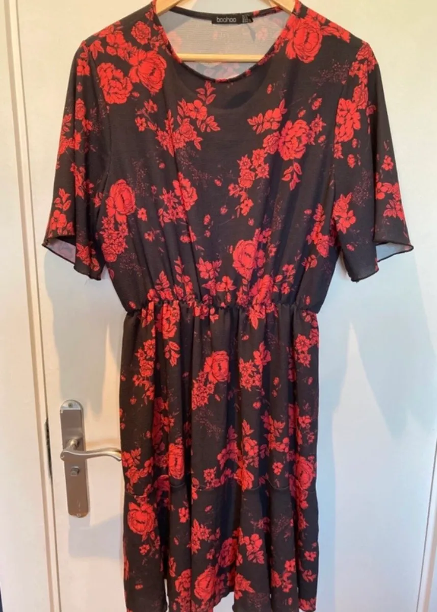 Boohoo floral rose Dress - Image 1