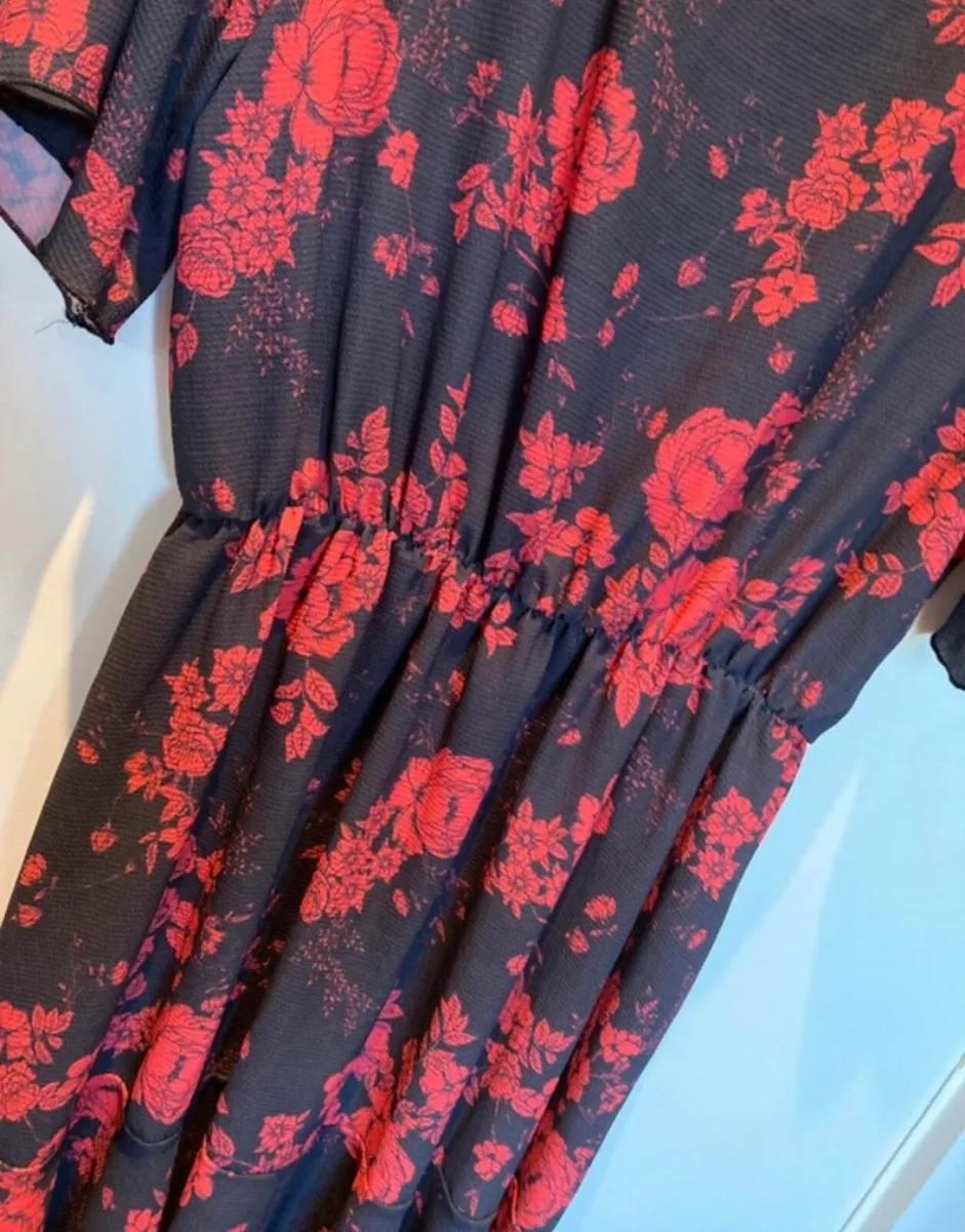 Boohoo floral rose Dress - Image 3
