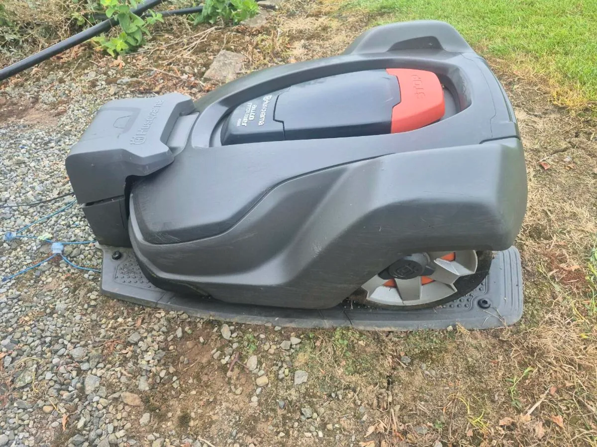 Robotic lawnmower - Image 1
