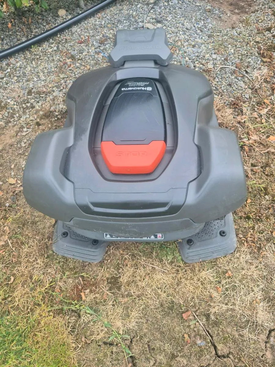 Robotic lawnmower - Image 2