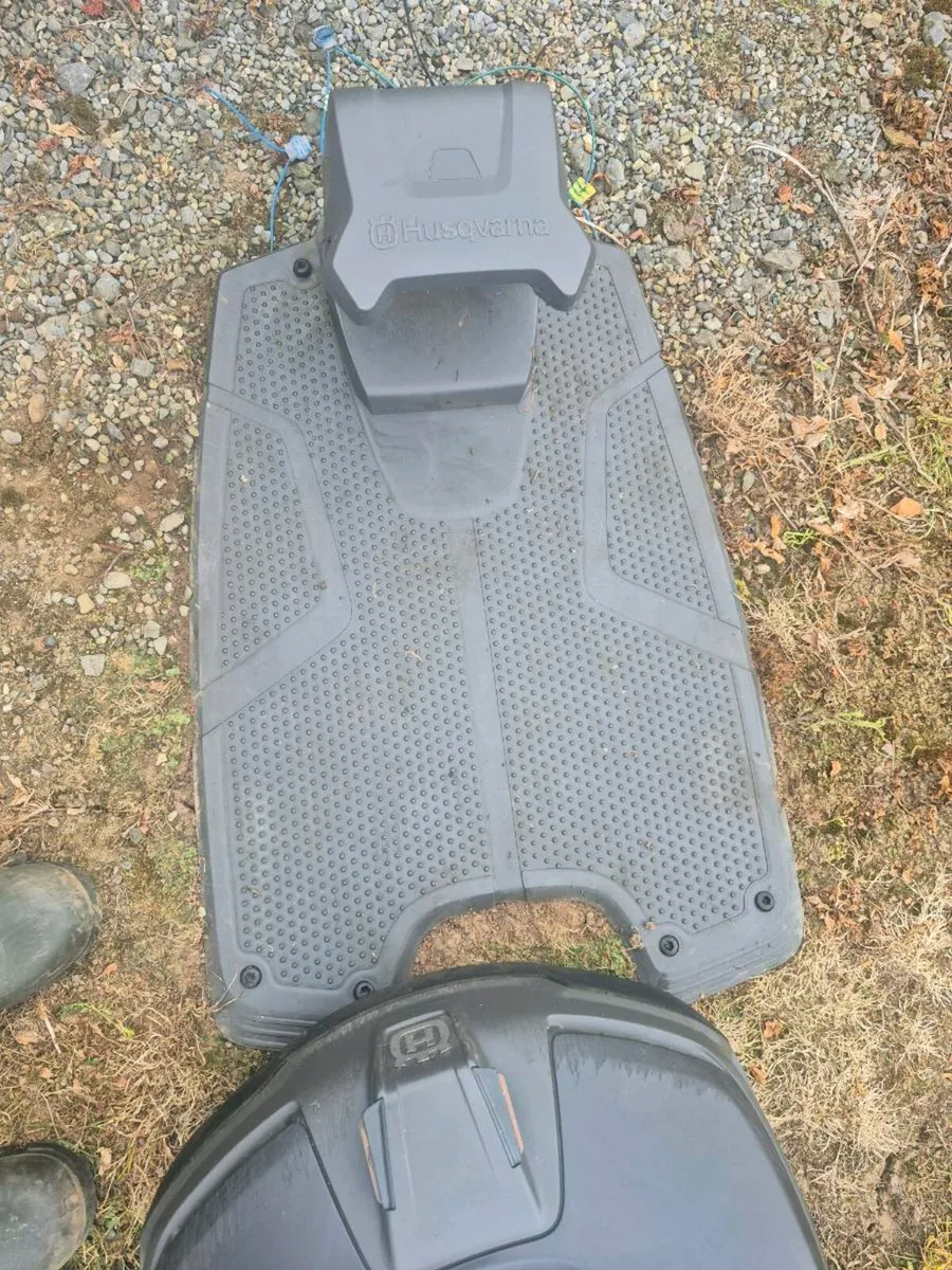 Robotic lawnmower - Image 4