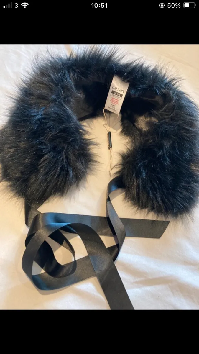 New Gallery faux fur shawl - Image 1