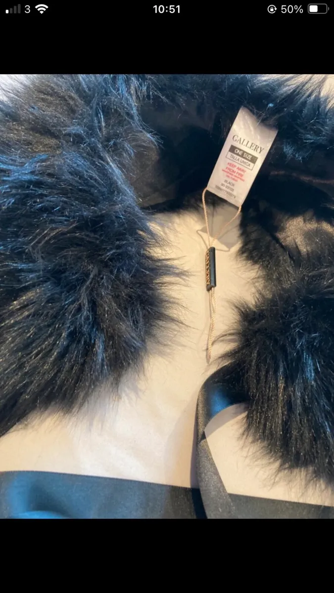 New Gallery faux fur shawl - Image 2