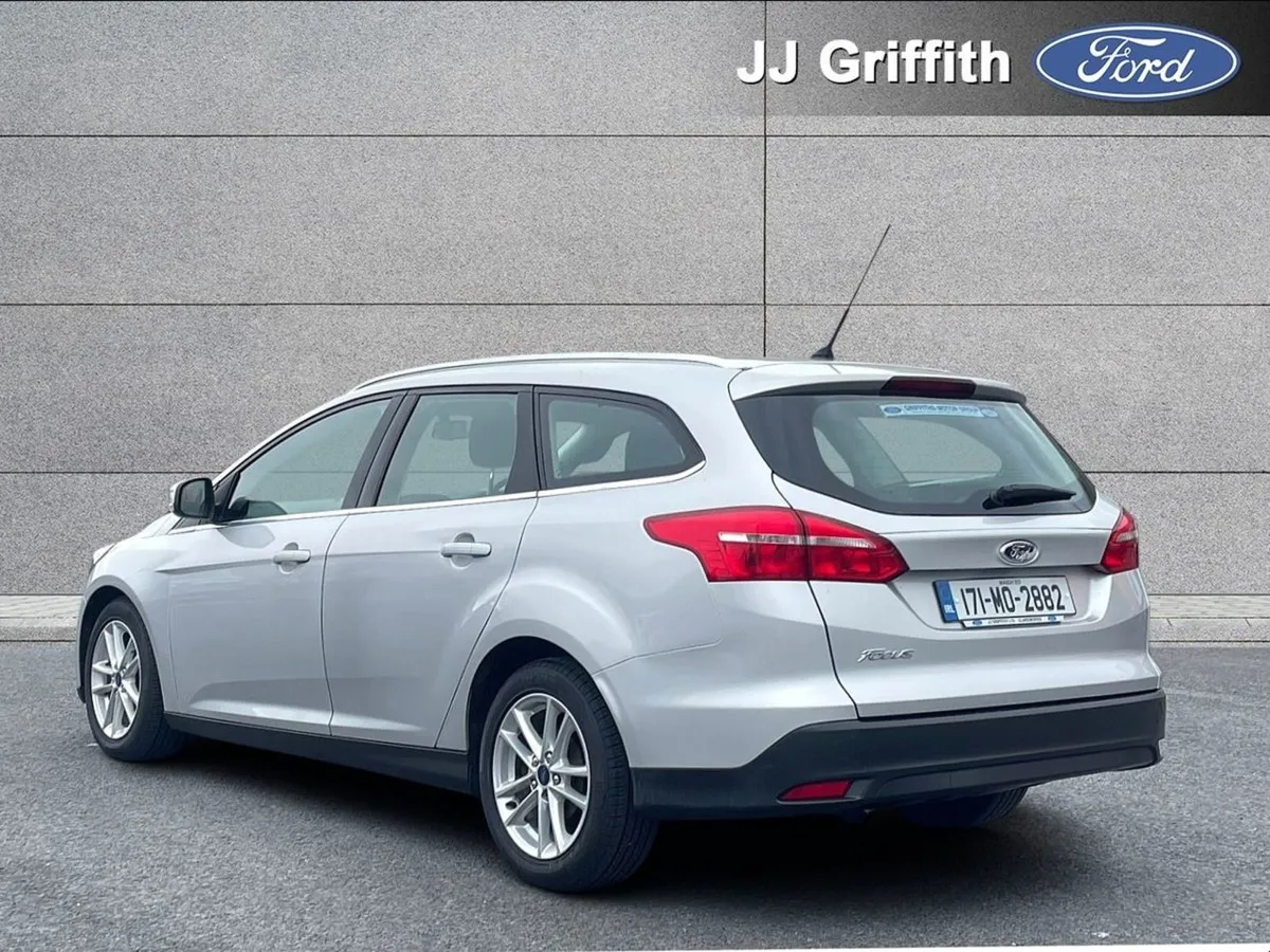 Ford Focus 1.5 Tdci 120PS Zetec Powershift - Image 2