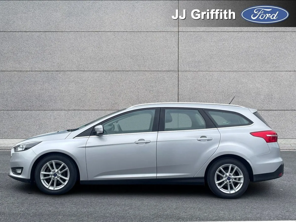 Ford Focus 1.5 Tdci 120PS Zetec Powershift - Image 3