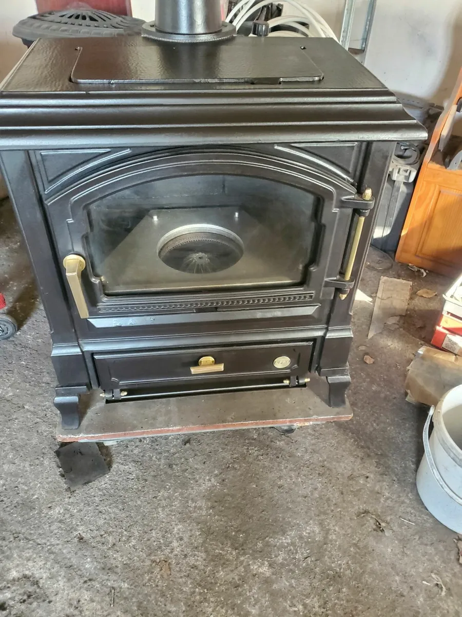 Nestor Martin /Efel 9kw oil stove fully refurbishe - Image 4