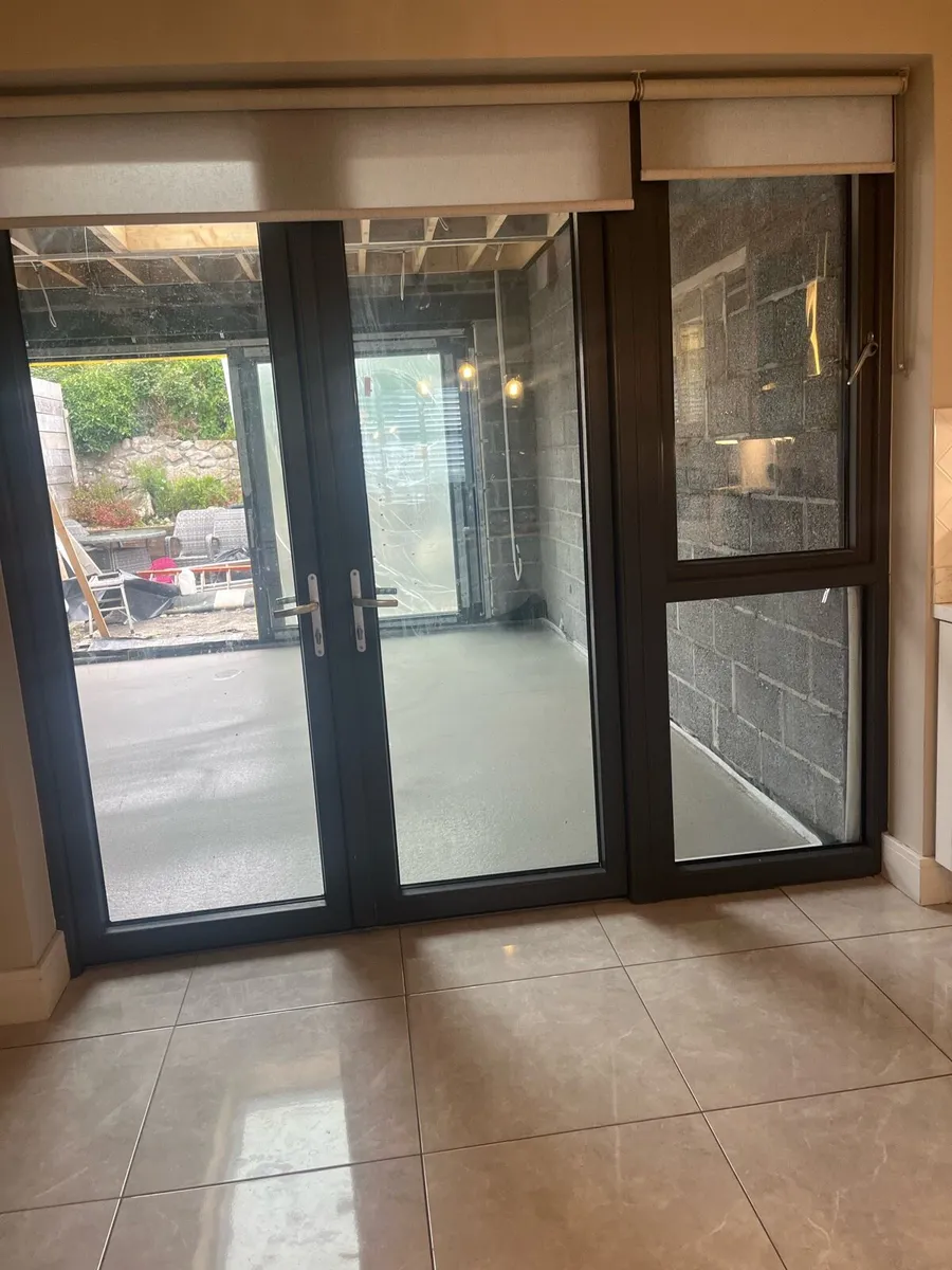 Double doors and Window - Image 3