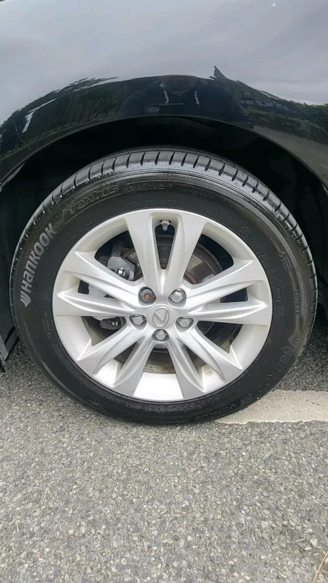 Lexus CT 200 Hybrid - Image 4