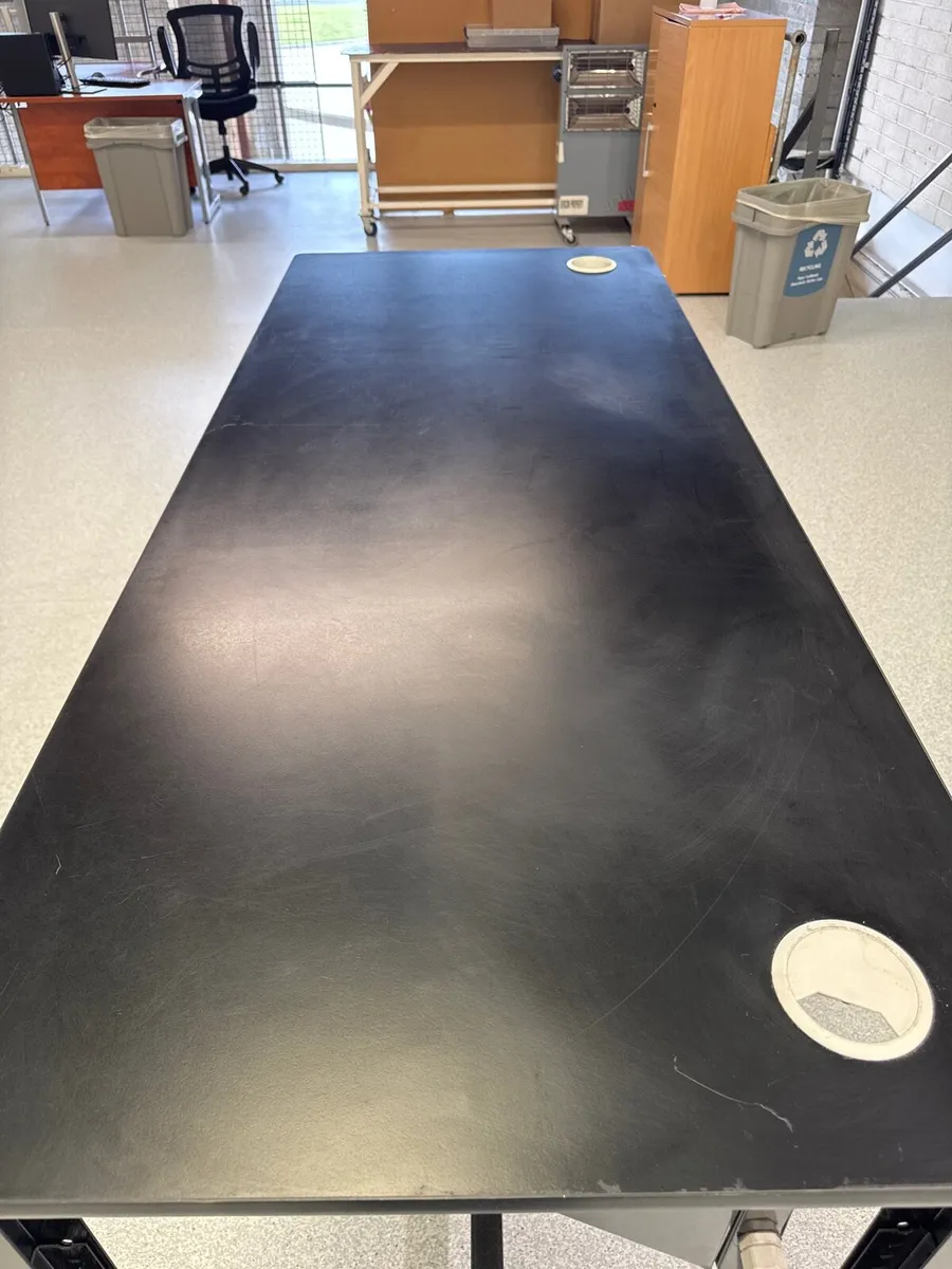Workstation / Desk with sockets - Image 2