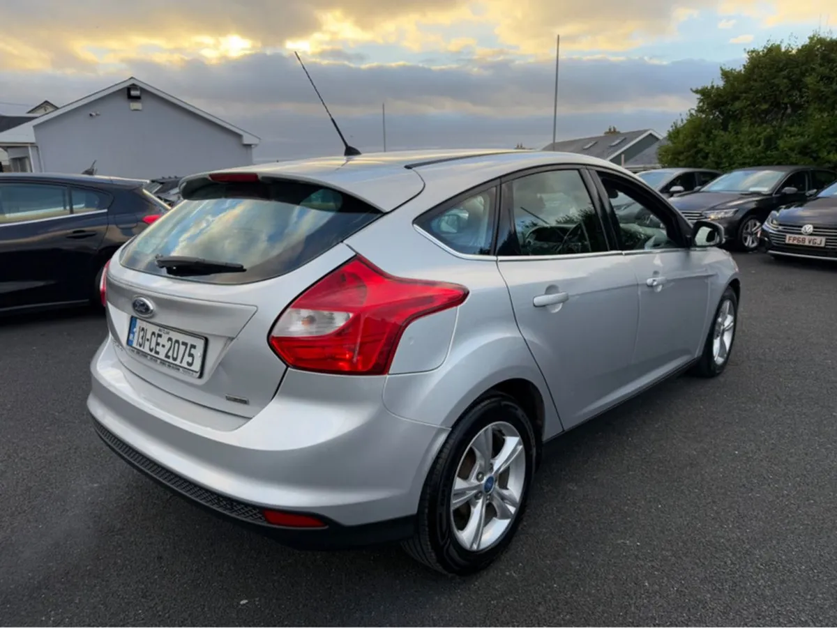 Ford Focus 1.6 Tdci Zetec S/S 113BHP 5DR - Image 4