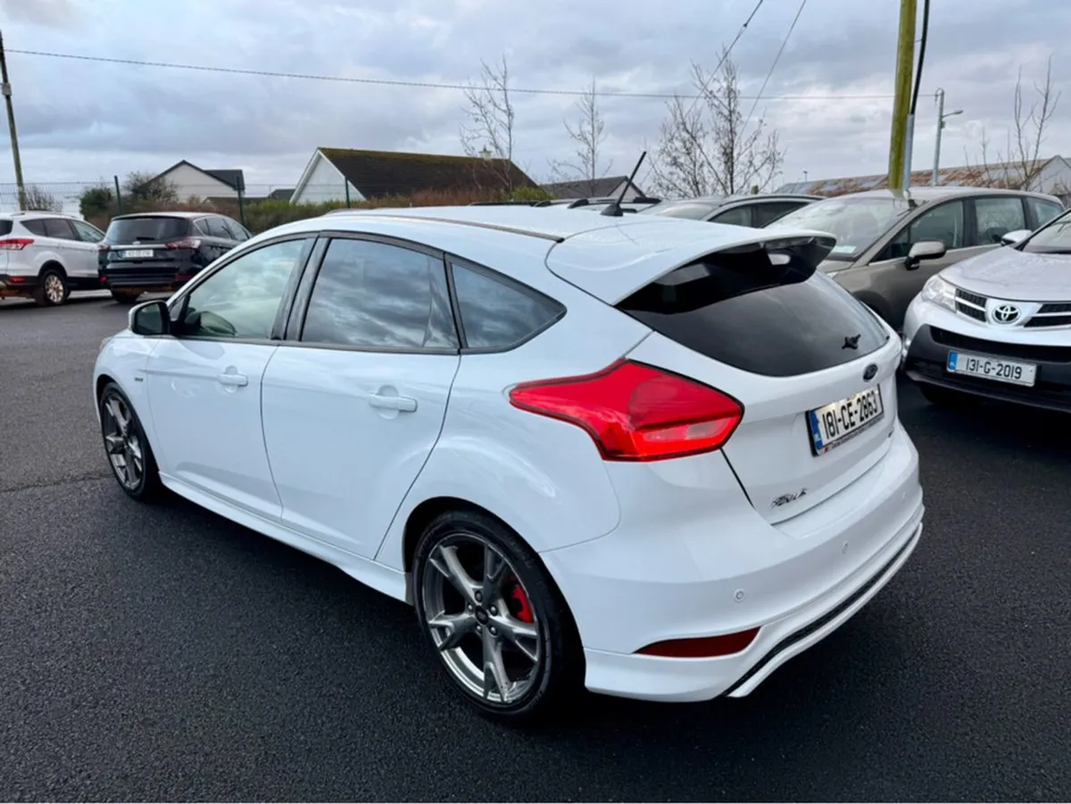 Ford Focus 1.0 St-line X Ecoboost 1 140PS 5DR T - Image 3