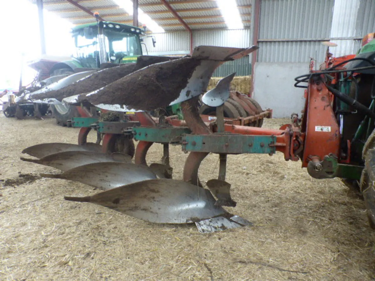 Kverneland Reversible 4 Furrow Plough - Image 2