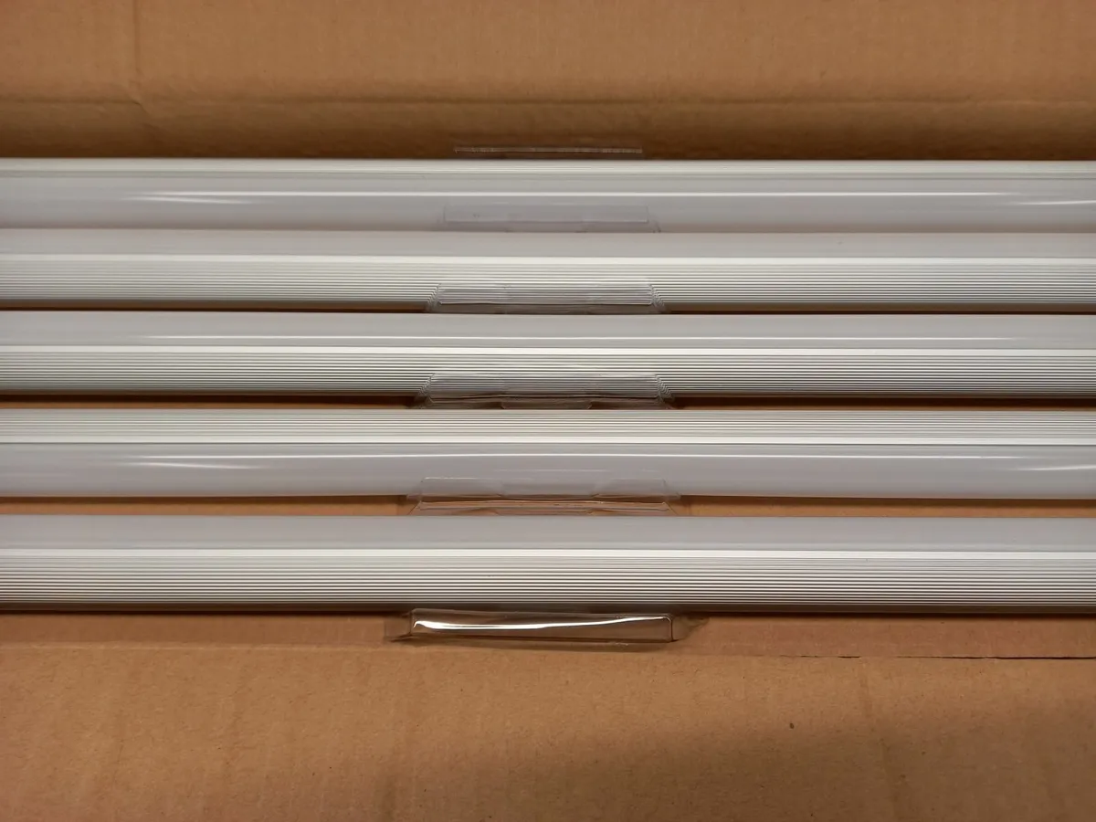 Online Auction Of Sensor Led Tube Light & More! - Image 4