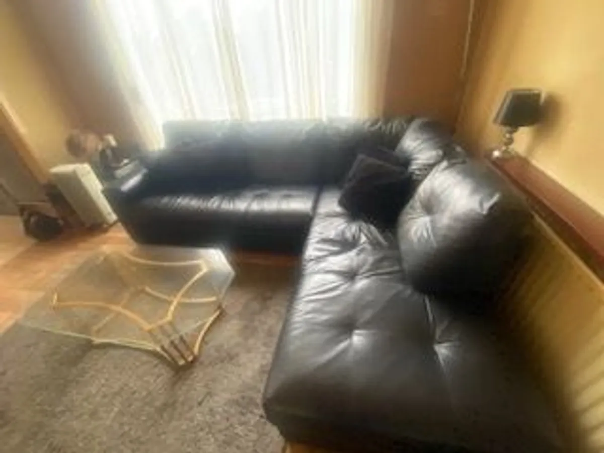 Black leather suite - Image 1