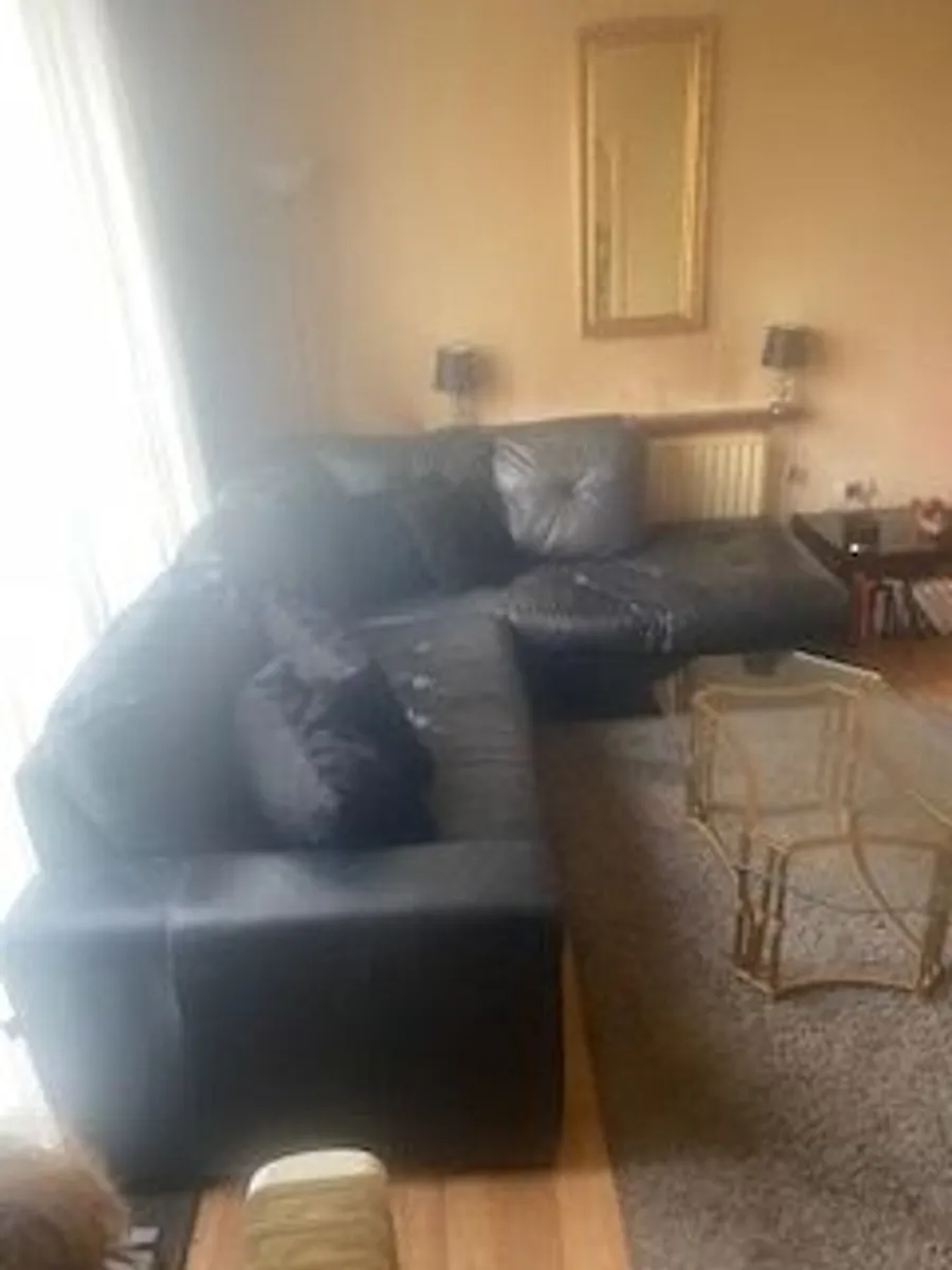 Black leather suite - Image 2