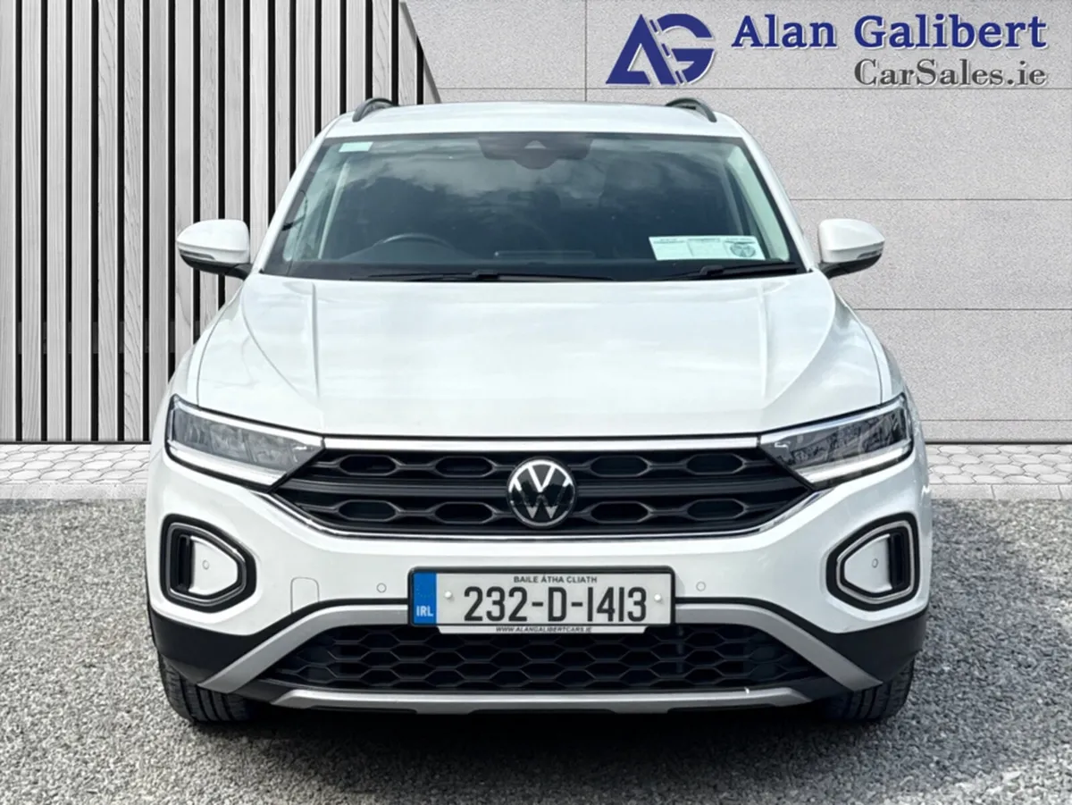 Volkswagen T-Roc LIFE 1.0 TSI €133 PW - Image 4
