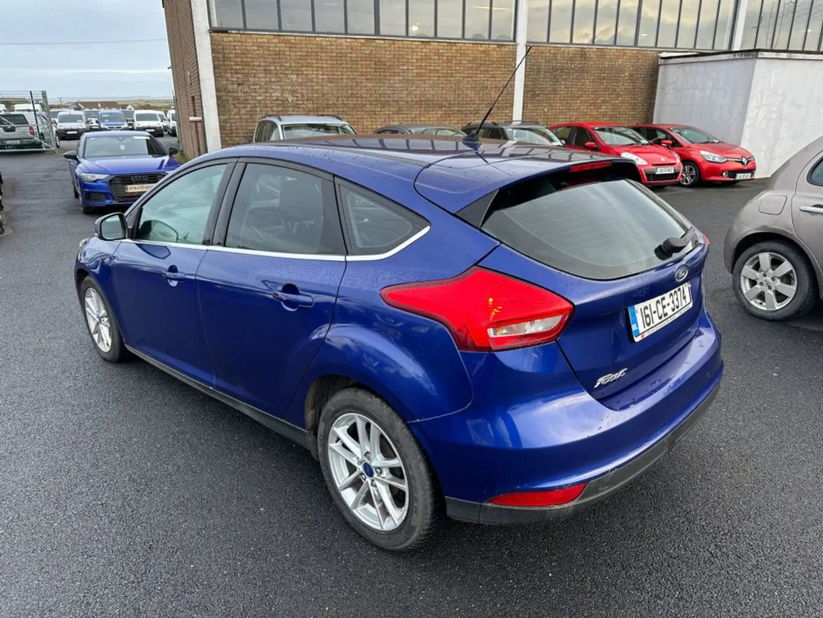 Ford Focus 1.5 Tdci Zetec 120PS 5DR - Image 3