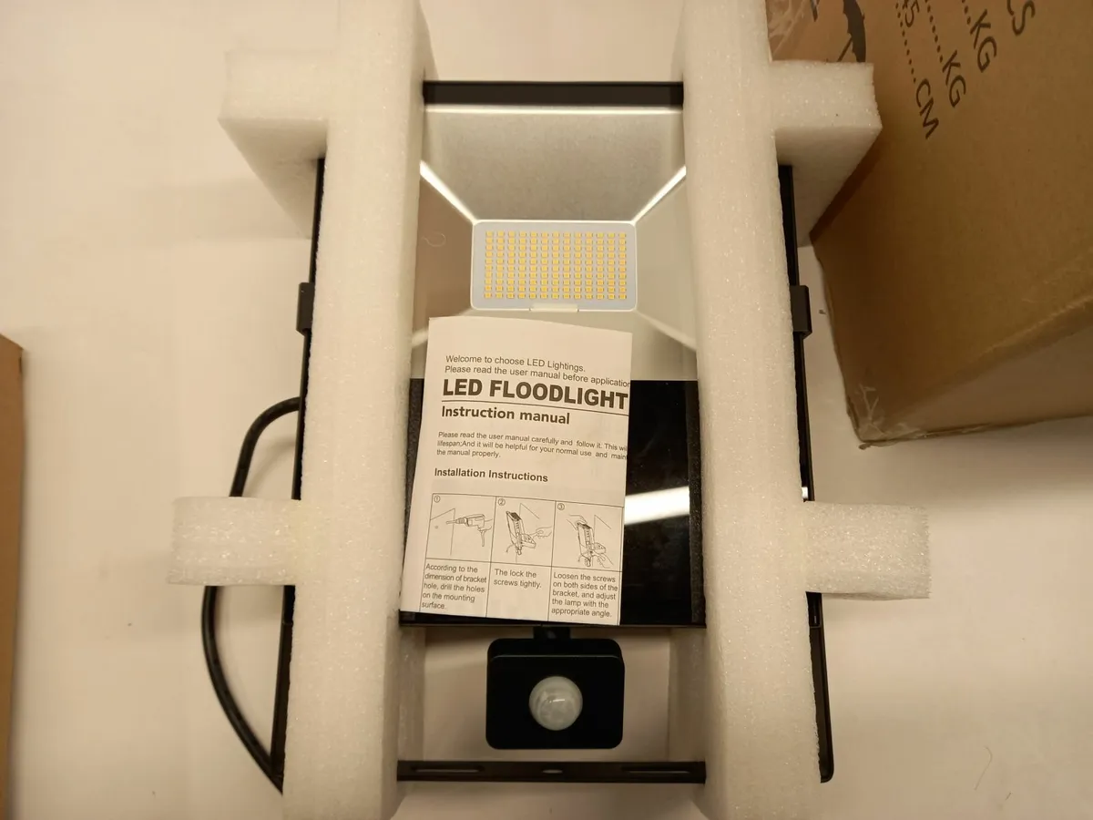 Online Auction Of A Led Floodlight & More! - Image 3