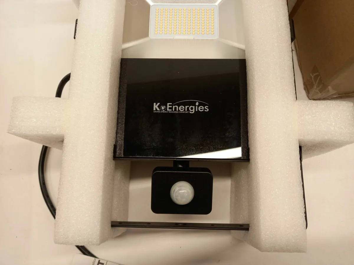 Online Auction Of A Led Floodlight & More! - Image 4