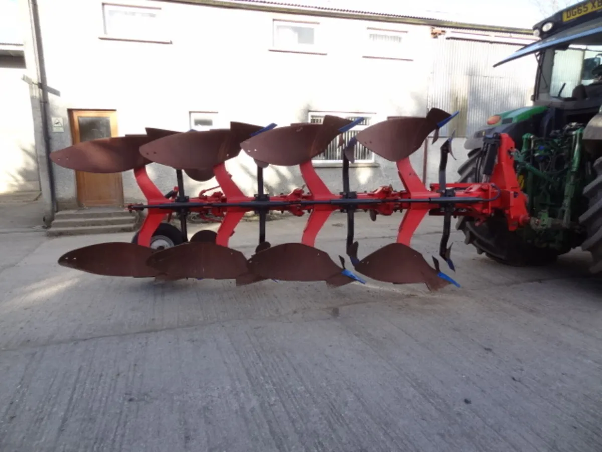 Overum MF 715 Reversible 4 Furrow Plough - Image 3