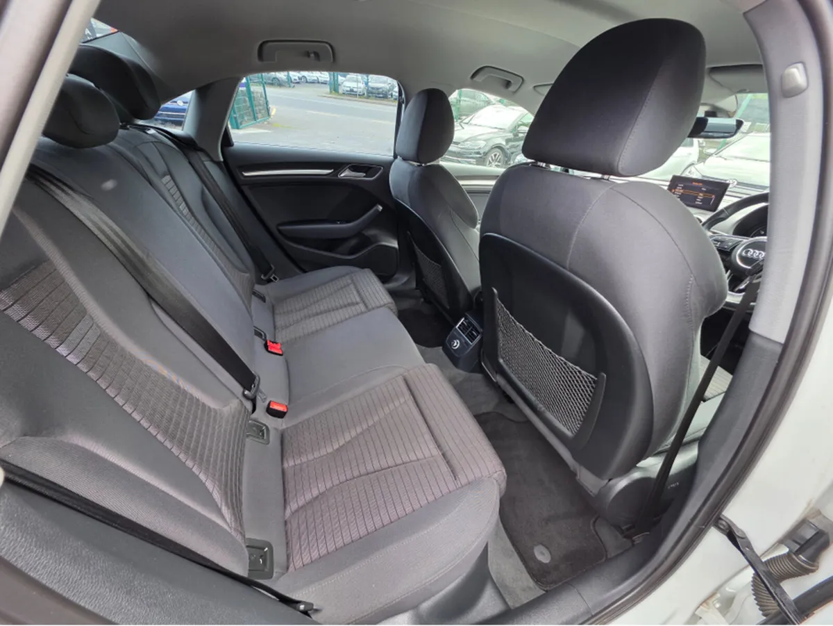Audi A3 SALOON 1.4 TFSI SPORTS EDITION  CARPLAY AN - Image 4