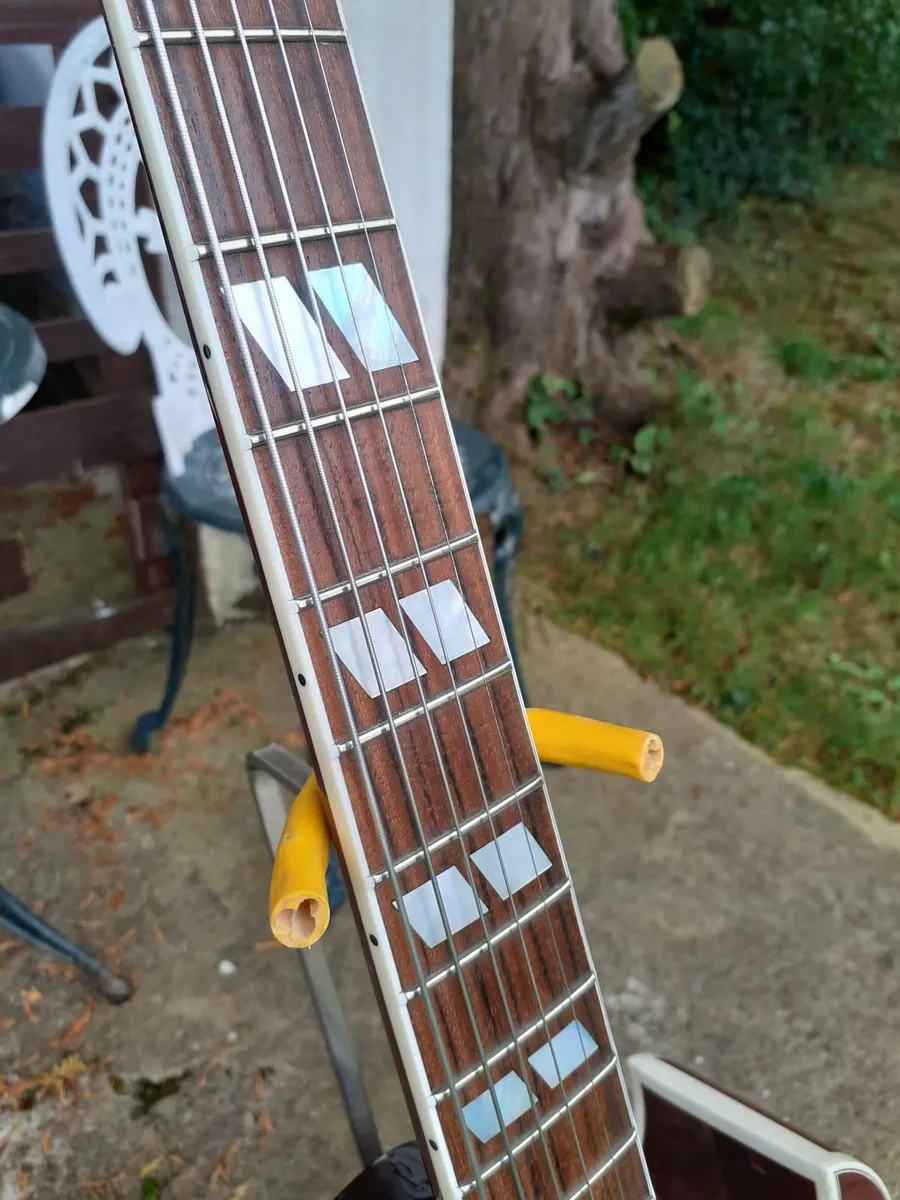 Gibson guitar - Image 2