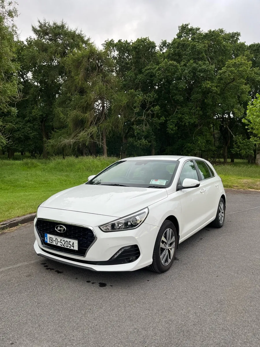 2019 Hyundai i30 - Petrol SE NAV T-GDI - Image 1