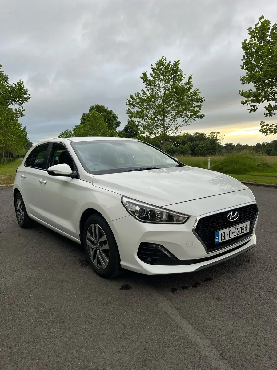 2019 Hyundai i30 - Petrol SE NAV T-GDI - Image 2