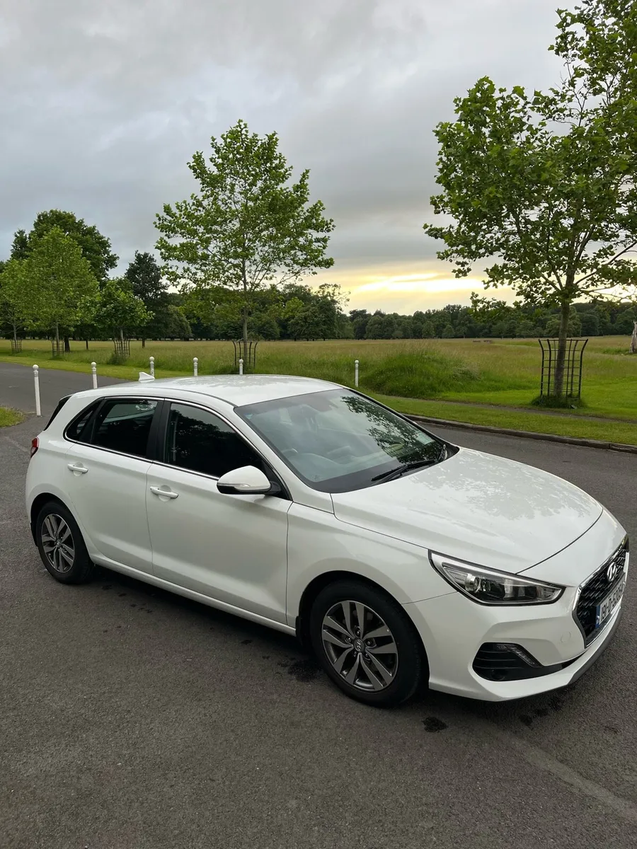 2019 Hyundai i30 - Petrol SE NAV T-GDI - Image 3