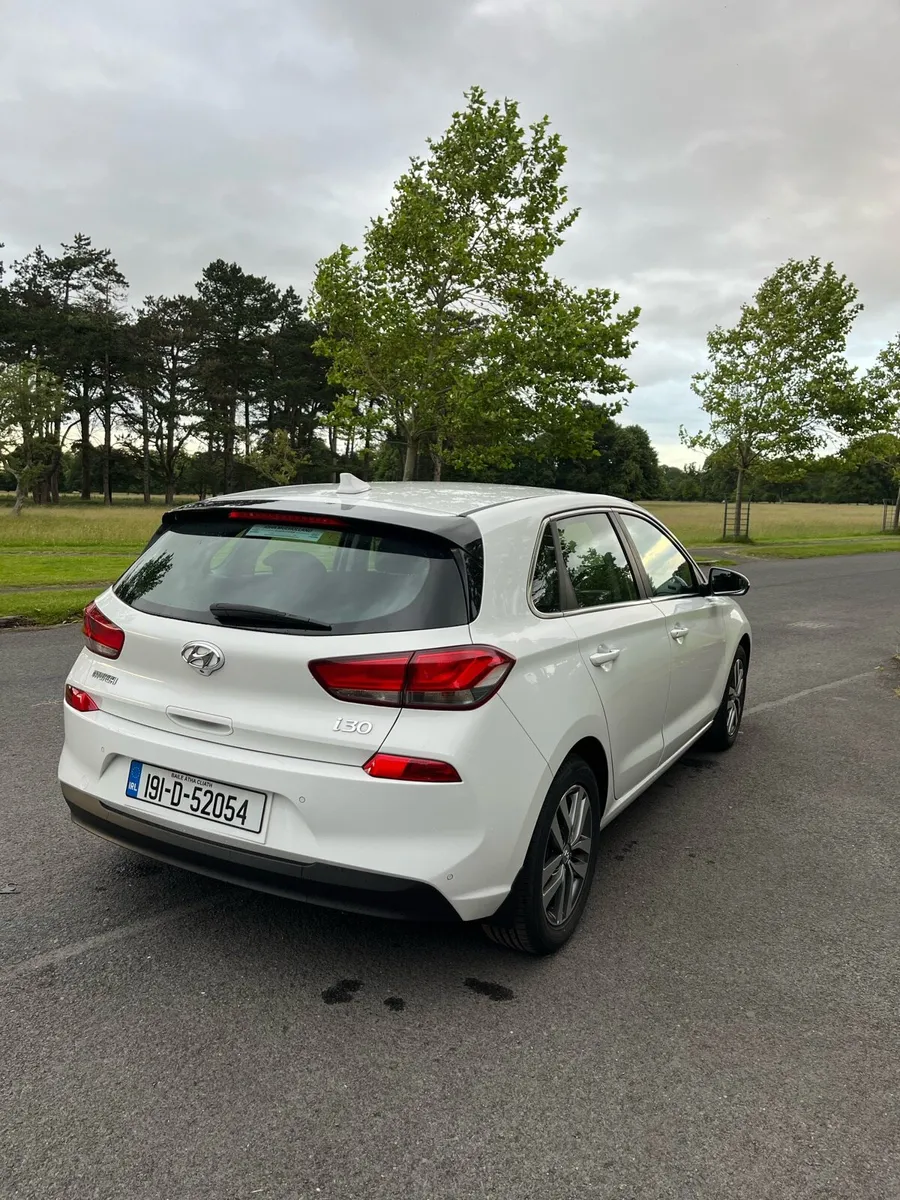 2019 Hyundai i30 - Petrol SE NAV T-GDI - Image 4