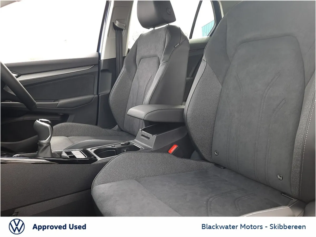 Volkswagen Golf GOLF STYLE 1.5 TSI 150HP - Image 4