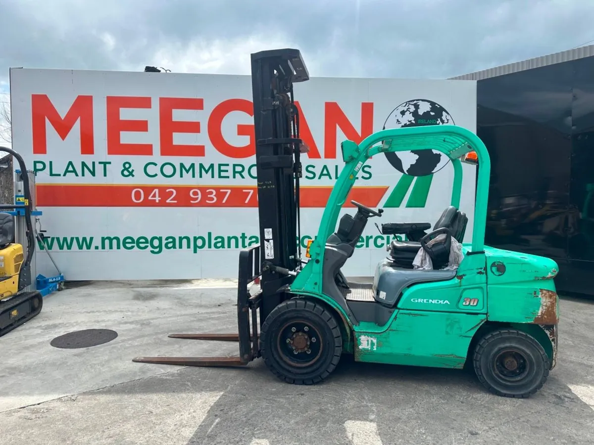 2009 MITSUBISHI 3 TON FORKLIFT....3 STAGE MAST - Image 1