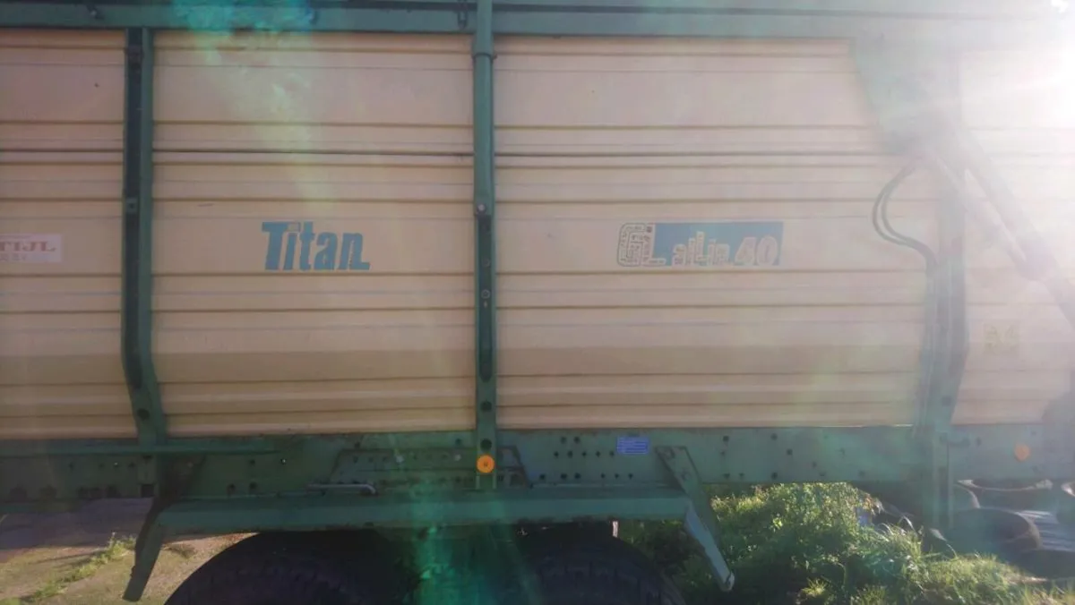 Silage wagon - Image 2