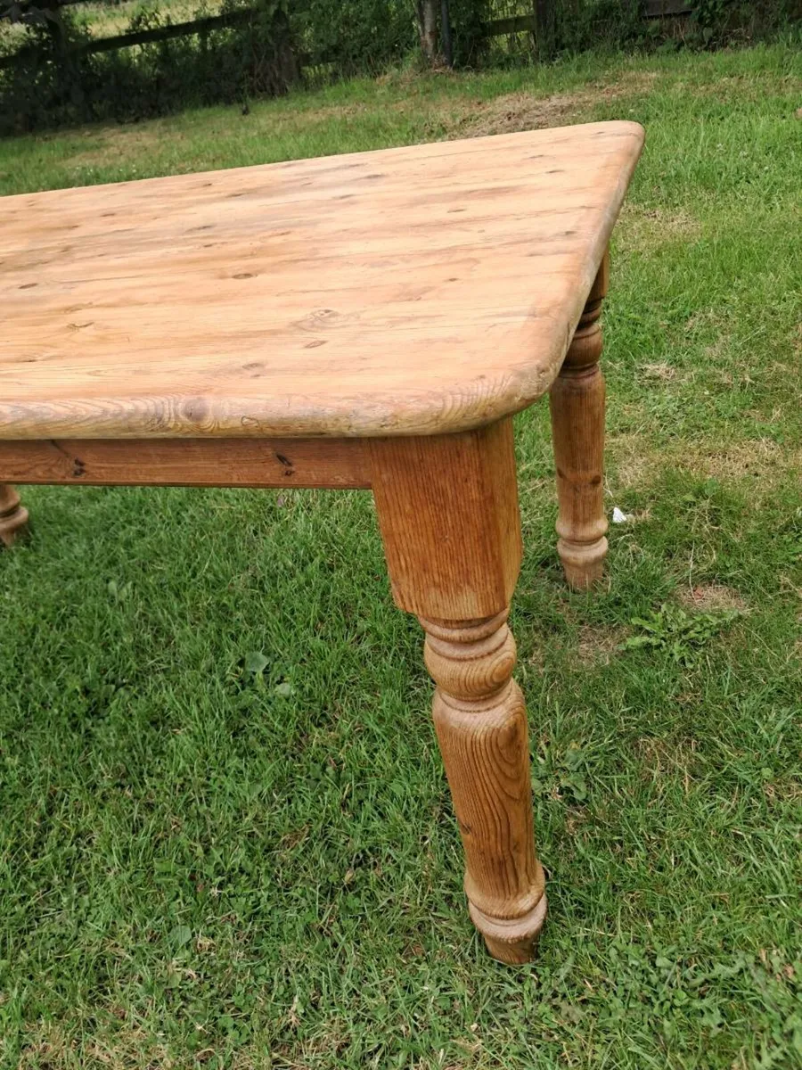 Rustic pine table - Image 2