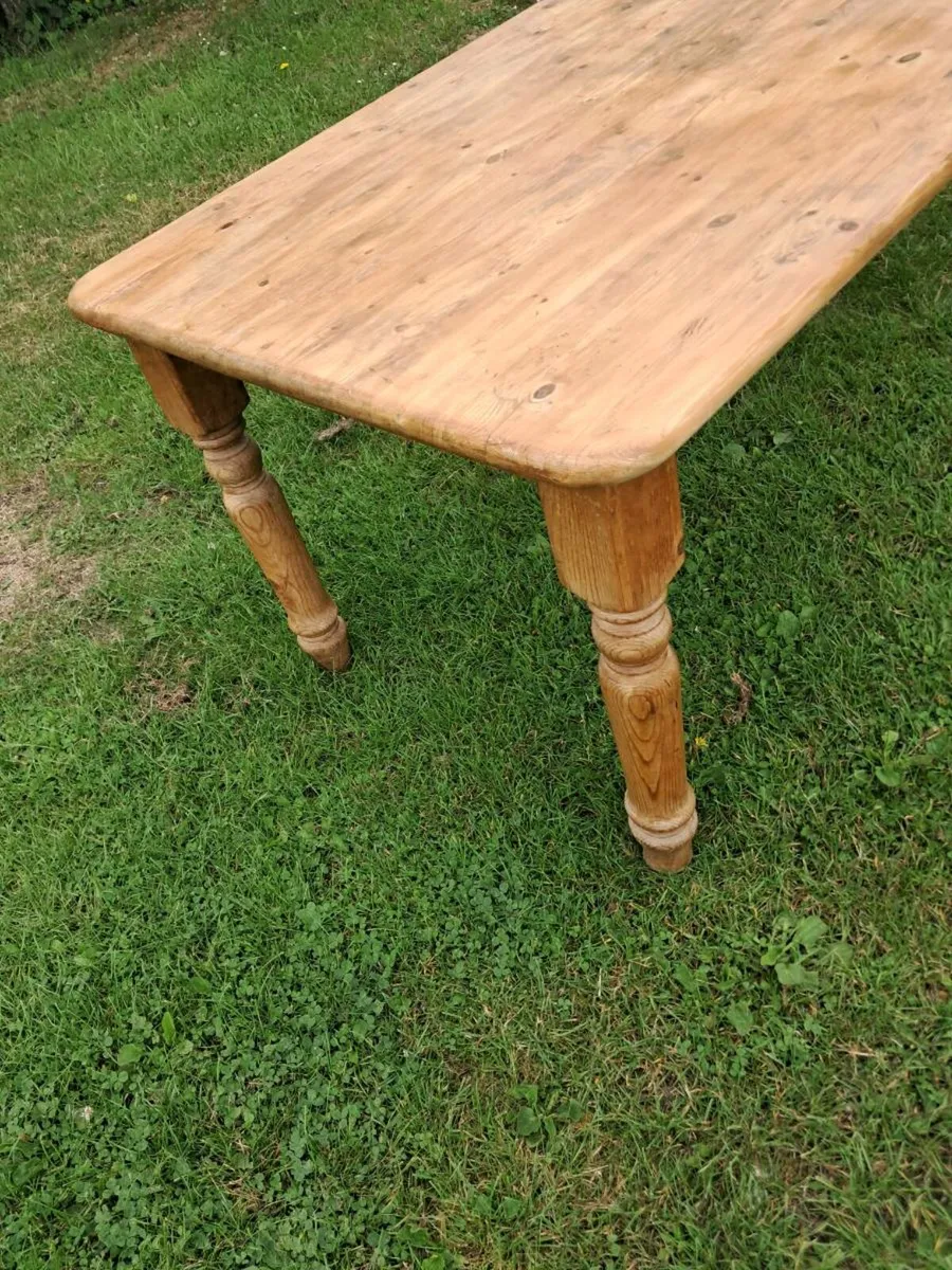 Rustic pine table - Image 4