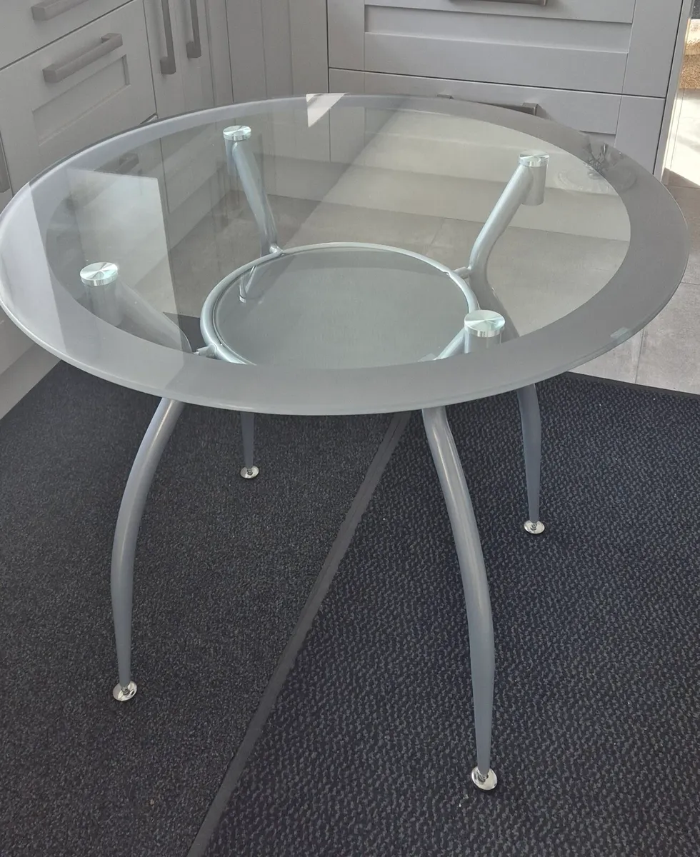 Glass table brand new - Image 2